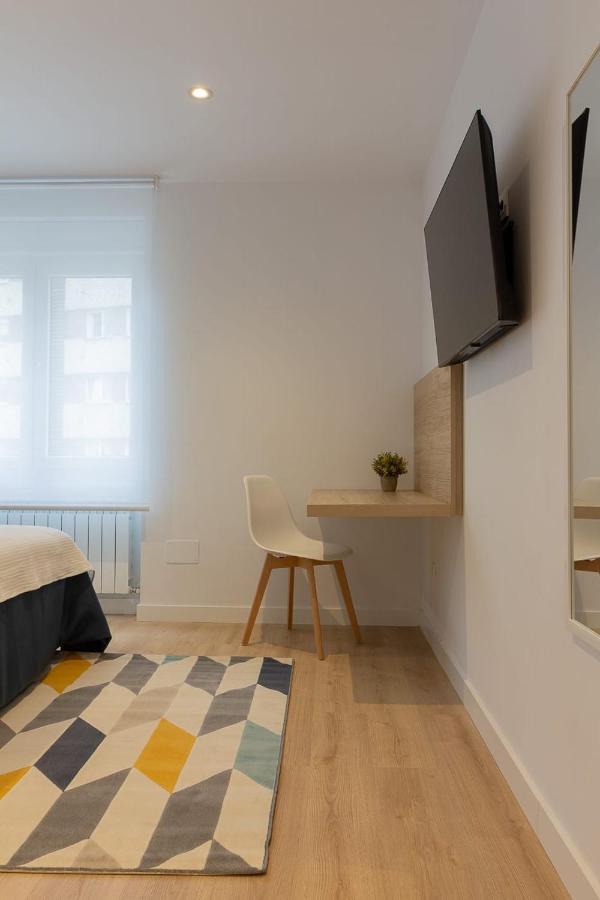 Ah Hostel Room4You Oviedo Vut3026As Extérieur photo